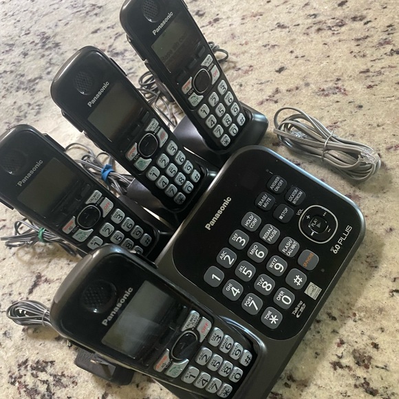 SOLD!!! Panasonic 6.0 Plus Model KX-TG4741 Cordless Phone and Answering Machine - Picture 2 of 11